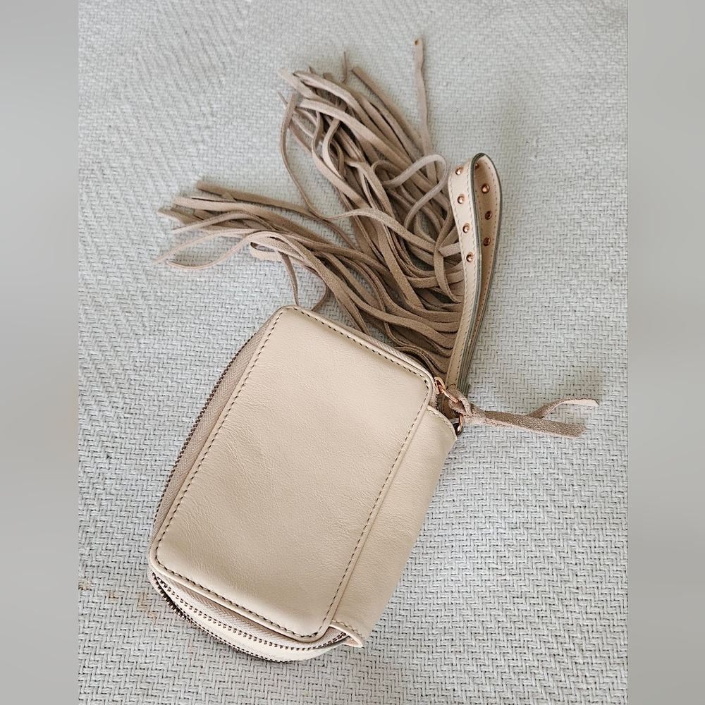 Elegant Cream Leather Wristlet Tassel Bag - Picture 6 of 7